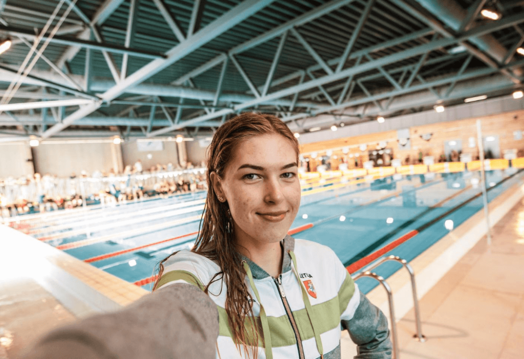 2020.08.11 by Aleksandr Leonov 2mpx 15 1